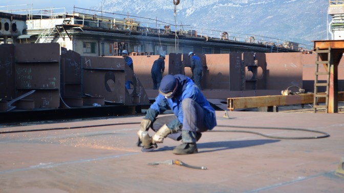 Processing of steel for the LNG-fuelled container ship/Brodosplit/PHOTO Skveranka