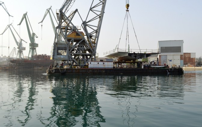 Transport prvog celicnog segmenta za Most Ciovo izgradenog u Brodosplitu (1)