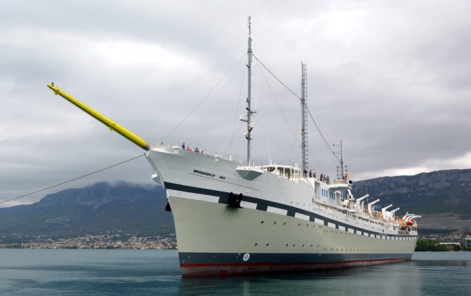 Novogradnja Brodosplit 483, reprodukcija jedrenjaka France II iz 1911. - Odlazak na dokovanje u Viktor Lenac - FOTO Skveranka 2.11.2018